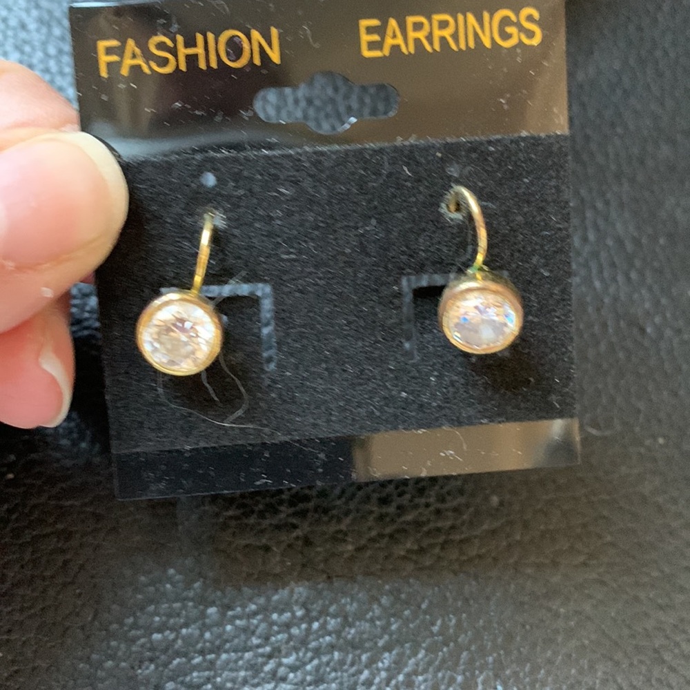 Assorted stud earrings - Picture 4 of 9